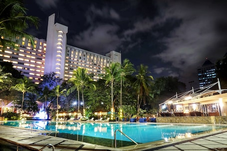 2 piscinas al aire libre