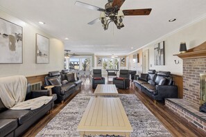Interior - Paradise on Ocean Waterway Huge 5k sq ft w Private Pool/Boat Dock/Yard Sleeps 34 (Myrtle Beach)