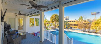 Paradise on Ocean Waterway Huge 5k sq ft w Private Pool/Boat Dock/Yard Sleeps 34