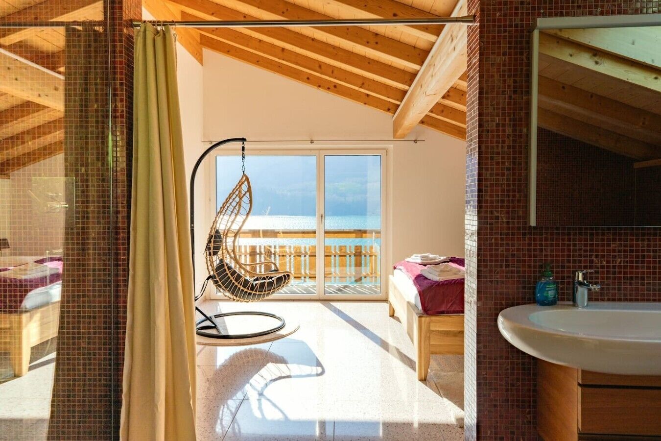 3 bedrooms, desk, iron/ironing board, travel crib