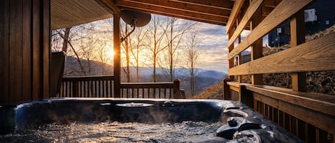 Bañera de hidromasaje al aire libre