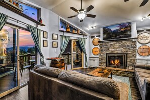 Smart TV, lareira, videogames, pebolim