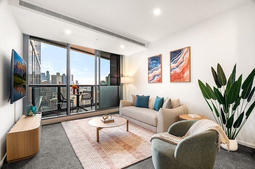 Modern City Views Escape With Gym Access