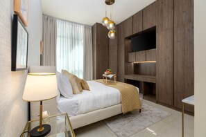 خزنة داخل الغرفة ومكواة/لوح كي وواي فاي مجانًا وملاءات أسرّة