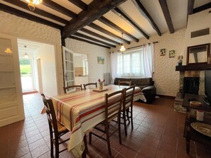 Dining - AMETZAGUE - MOUGUERRE (MOUGUERRE)