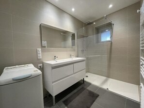 Bathroom - AMETZAGUE - MOUGUERRE (MOUGUERRE)