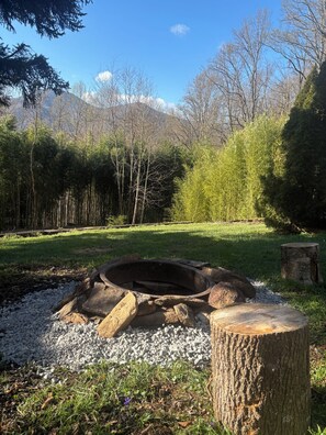 Property grounds - Mountain View Cabin - Hot Tub - Sleeps 7 - Fast Wi-Fi - Smoky Mountains (Maggie Valley)