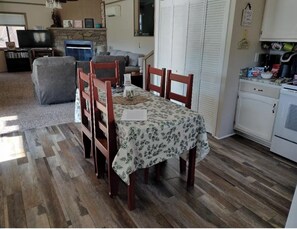 Interior - Mountain View Cabin - Hot Tub - Sleeps 7 - Fast Wi-Fi - Smoky Mountains (Maggie Valley)