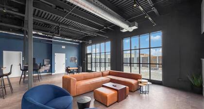 Sleepover | Airy 2BD/1BA Loft - Newton