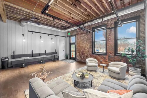 Sleepover: Airy 2BD/1BA Loft - Newton