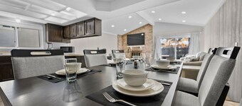 Charming 3BR home w/ yard and fireplace in Troy