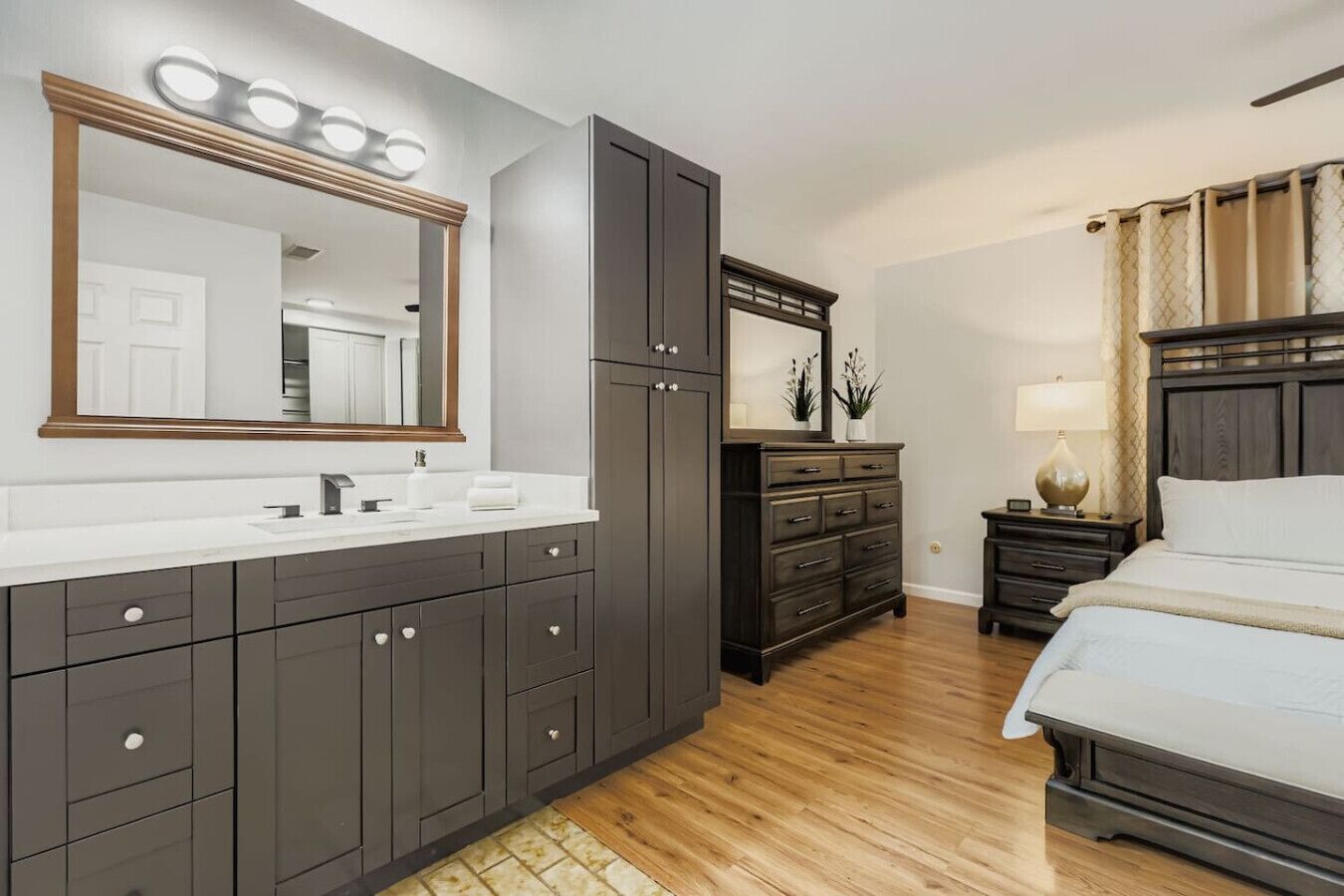 Desk, iron/ironing board, travel cot, WiFi