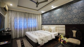 Premium Suite, Bathtub, City View | Desk, soundproofing, free WiFi - Kiit Residency (Bhubaneshwar)