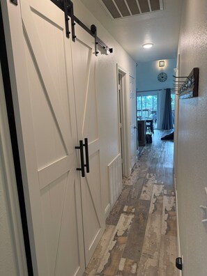 Interior - Family Time by the Lake - family vacation, weekend escape, or a holiday retreat (Kingston)