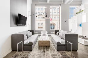 TV - Historic Gaslamp Loft with Peloton Bike and Roof Deck (San Diego)
