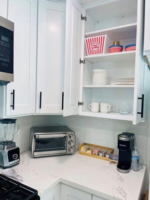 Fridge, microwave, oven, stovetop - Modern & Bright Cozy Home in heart of LA 2bd-1bath with AC & Parking (East Los Angeles)