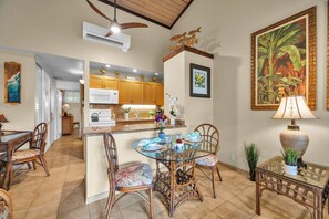 Dining - Private Tropical Style Escape (Napili)