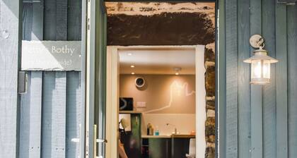Wayside Bothy by Interhome