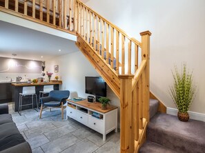 TV - Wayside Bothy by Interhome (Drumnadrochit)