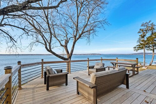 Patriot On the Bluff: Hot Tub>Waterfront>Relax