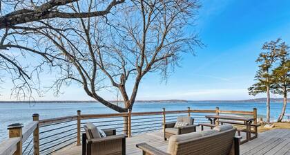Patriot On the Bluff: Hot Tub>Waterfront>Relax