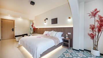 Blackout curtains, soundproofing, iron/ironing board, free WiFi