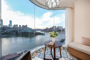 Tirai kedap cahaya, kedap suara, setrika/meja setrika, dan Wi-Fi gratis