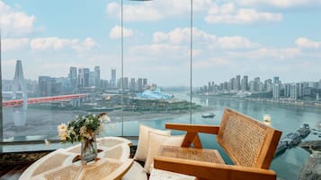 エリート スイート ベッド (複数台) | 客室ごとに異なる装飾、客室ごとに異なるインテリア、遮光カーテン、防音設備