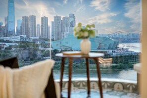 Tirai kedap cahaya, kedap suara, setrika/meja setrika, dan Wi-Fi gratis