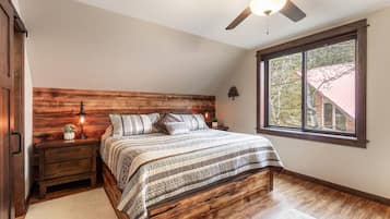 Travel cot, WiFi, bed sheets