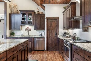 Fridge, microwave, oven, stovetop - Loft at Aspen, new construction just 16 miles from YNP/2 bedroom (Island Park)