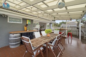 Apartment | Balcony - Relaxed Bayside Stay With Outdoor Space (Melbourne)