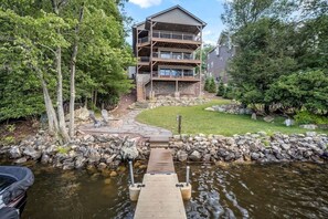 Exterior - “Waters Edge” 9 Bdrm, 4.5-Bath, Lakefront, Dock, Sleeps 31, Hot Tub, Pool Tbl (Lake Harmony)