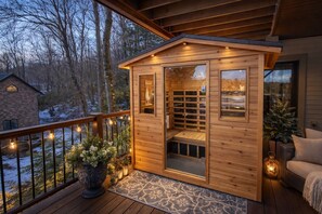 Terrace/patio - Water's Edge!  11 Bdrm, 5.5 Bath, Lakefront, Dock, Sleeps 35, Hot Tub, IR Sauna (Lake Harmony)