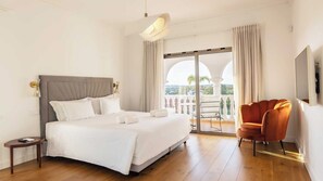 8 chambres, fer et planche à repasser, lit parapluie, Wi-Fi gratuit