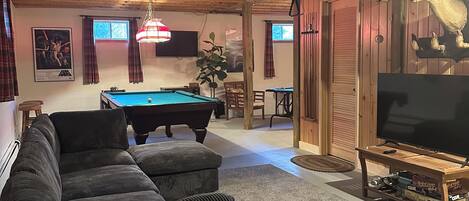 Televisión, chimenea