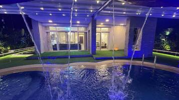 Piscina interna, piscina aquecida