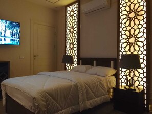 7 soveværelser, skrivebord, strygejern/strygebræt, weekendseng