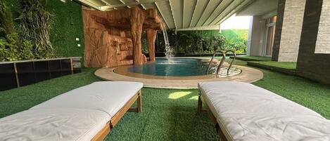 Piscine couverte, piscine chauffée
