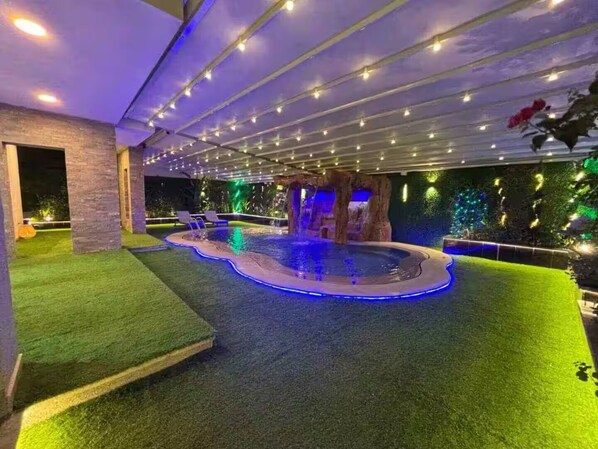 Piscina interna, piscina aquecida