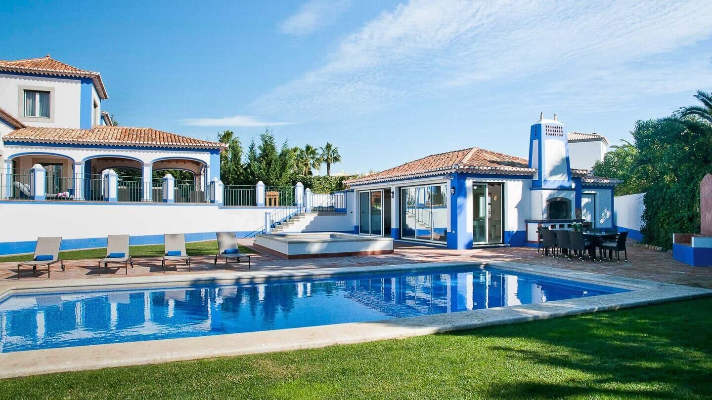 Et oppvarmet basseng