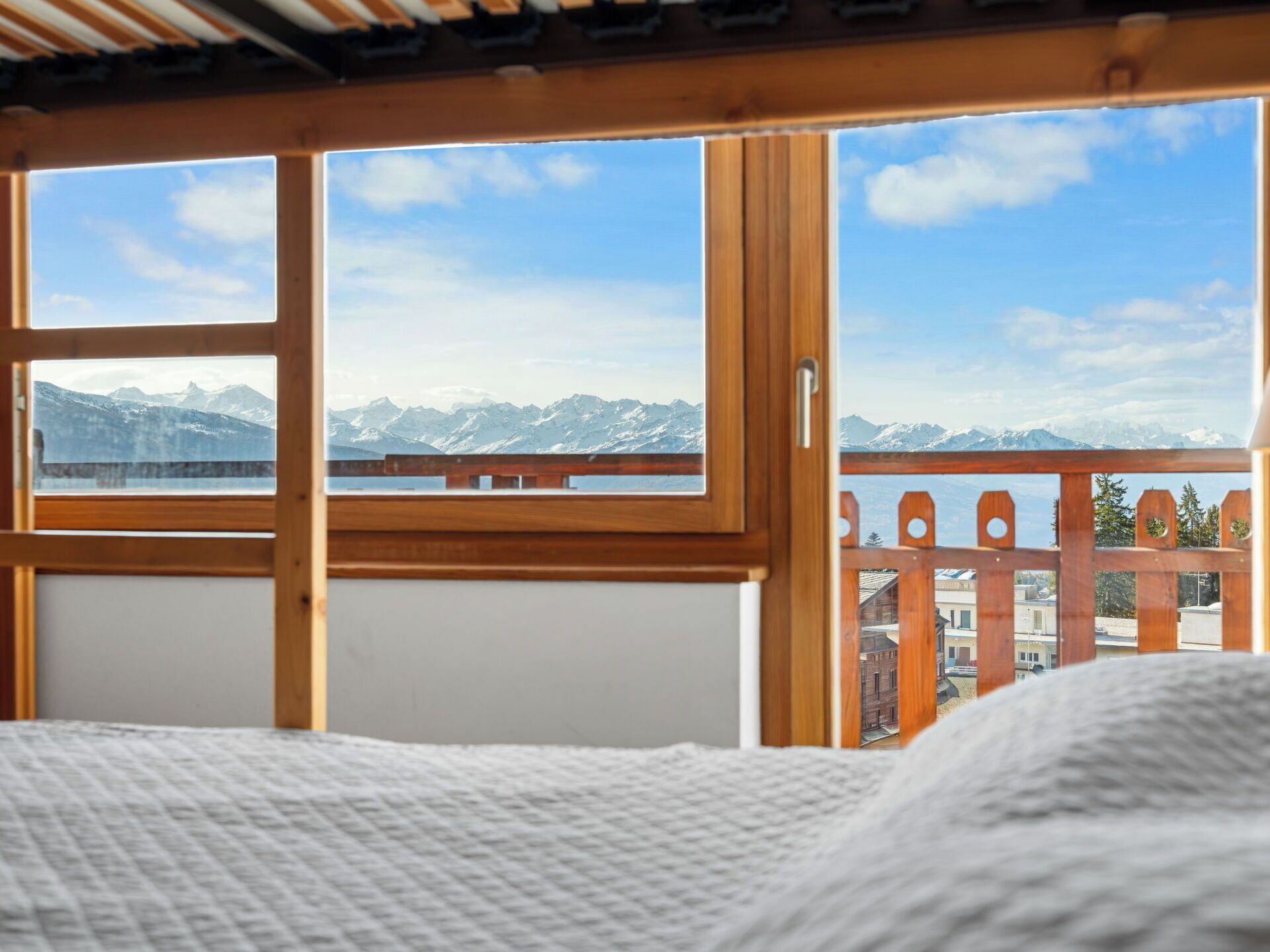 Cuna de viaje y wifi gratis 