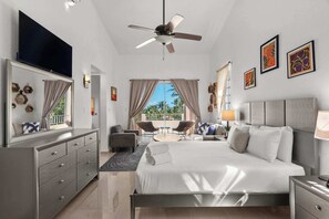 Desk, iron/ironing board, travel cot, WiFi - Driftwood Villa | Pool & Beach Getaway (Palmas del Mar)