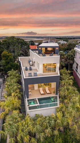 Brand New Sleek Modern Home- 304 Carolina Blvd.