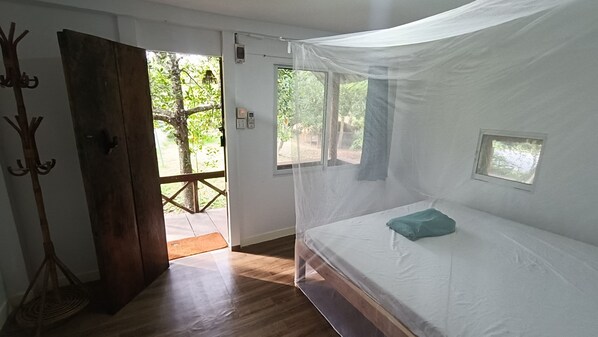 Desk, laptop workspace, free WiFi