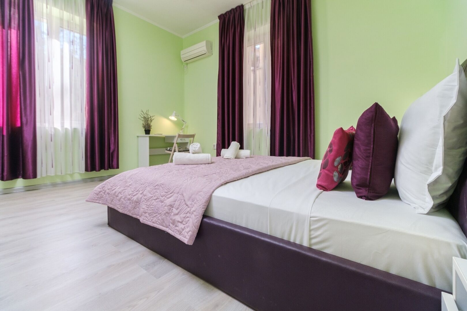 Iron/ironing board, WiFi, bed sheets