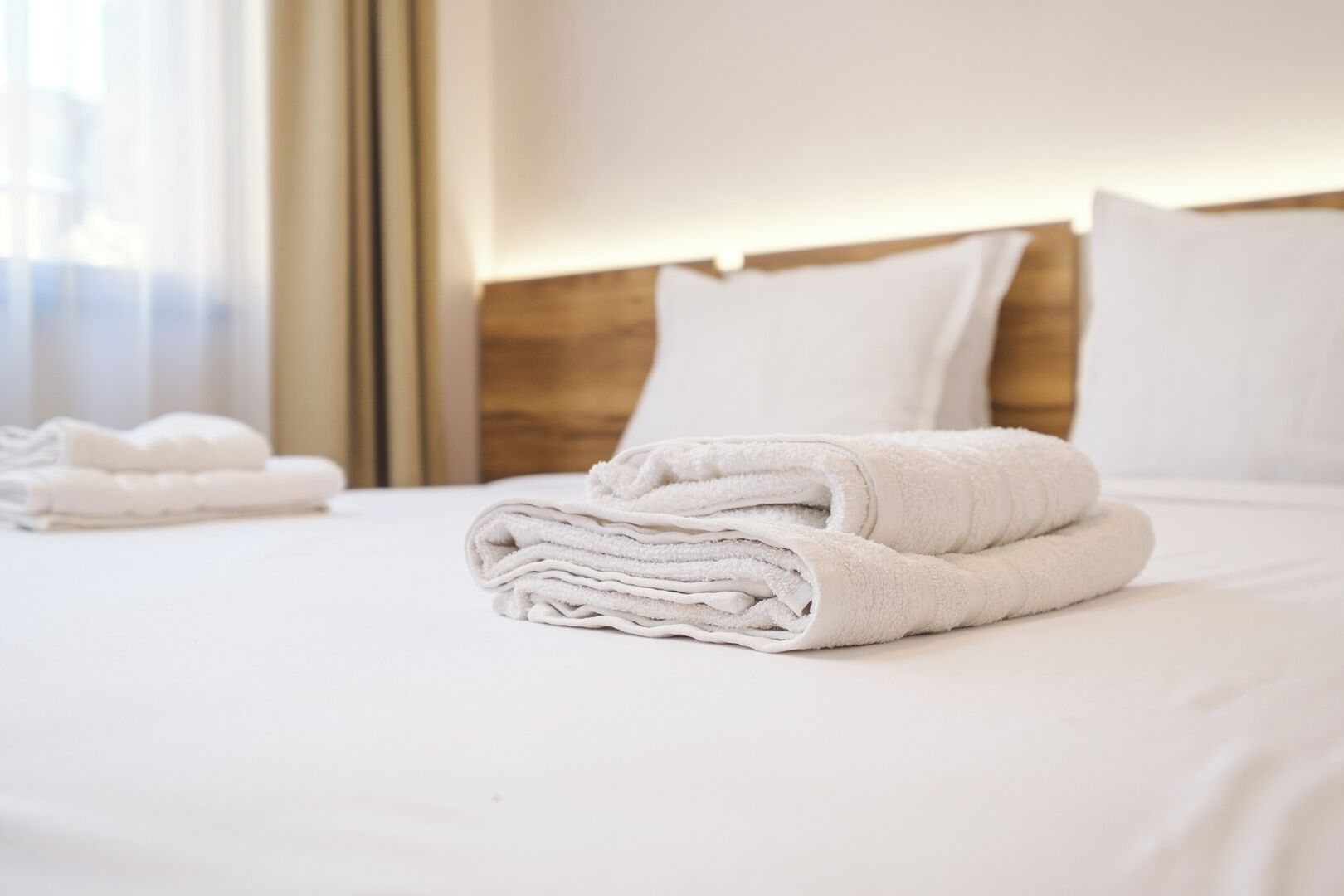 Iron/ironing board, travel cot, WiFi, bed sheets