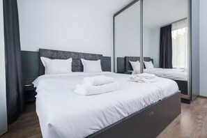 Bügeleisen/Bügelbrett, Reisekinderbett, WLAN, Bettwäsche