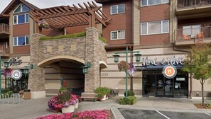 المنشأة من الخارج