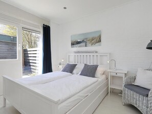 2 bedrooms, desk, Internet - Zonneschijn by Interhome (Noordwijkerhout)